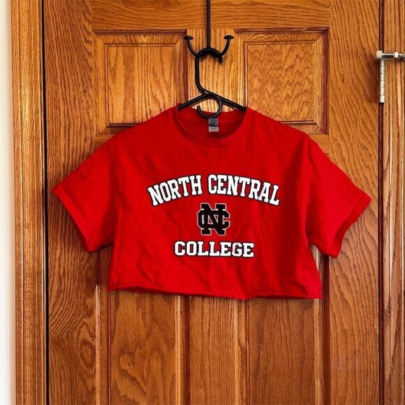 North Central College NCC Women's Red Crop Top Tee Size M Casual Spring - Picture 1 of 5
